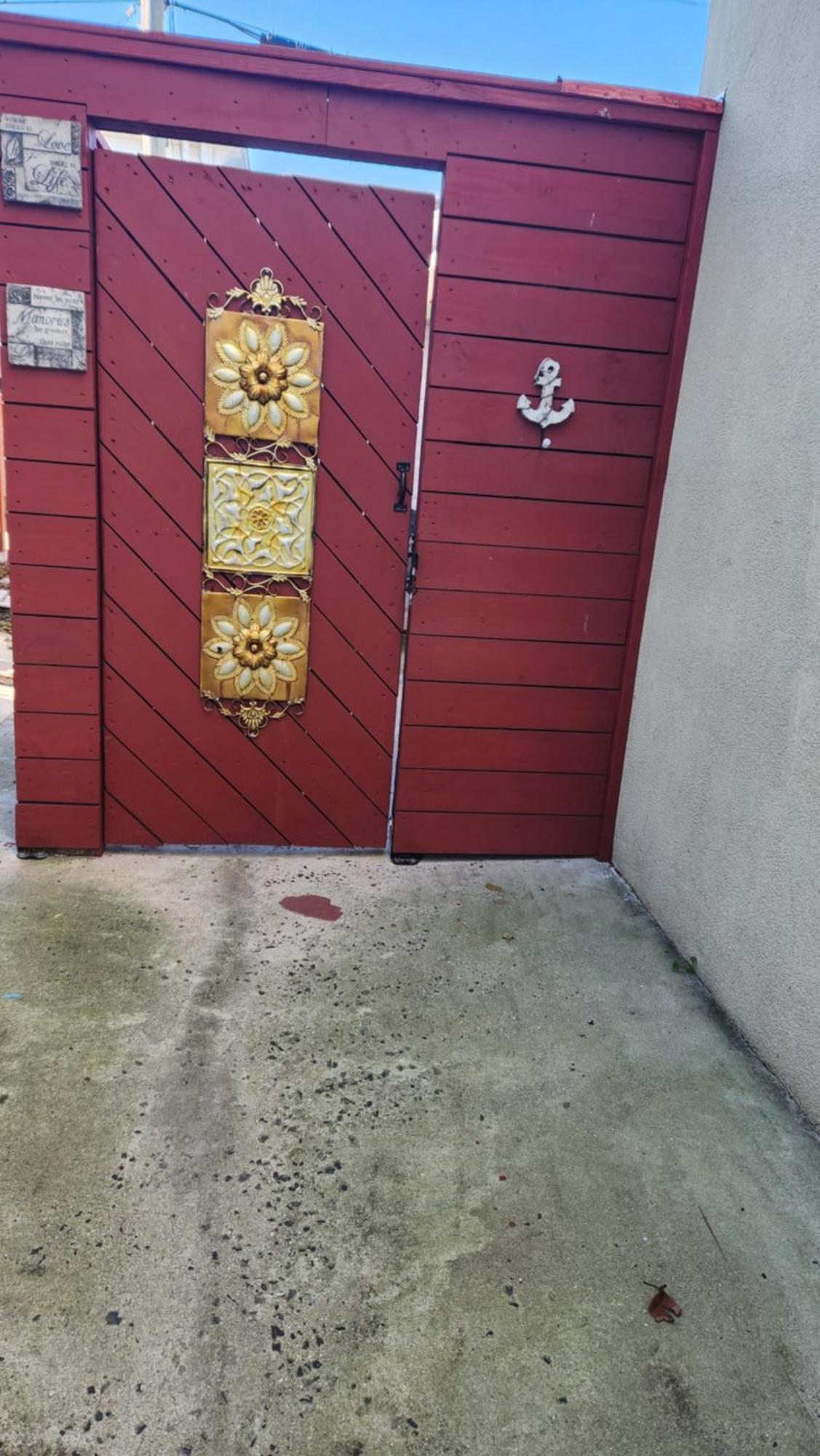 Two Bedroom Few Blocks From The And Tropicana Casino