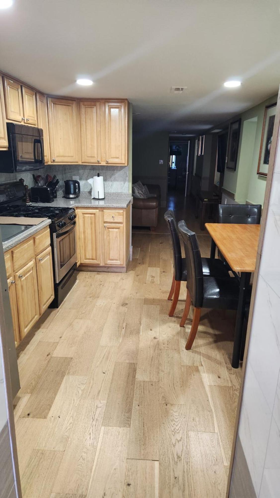 Two Bedroom Few Blocks From The And Tropicana Casino Apartment *
