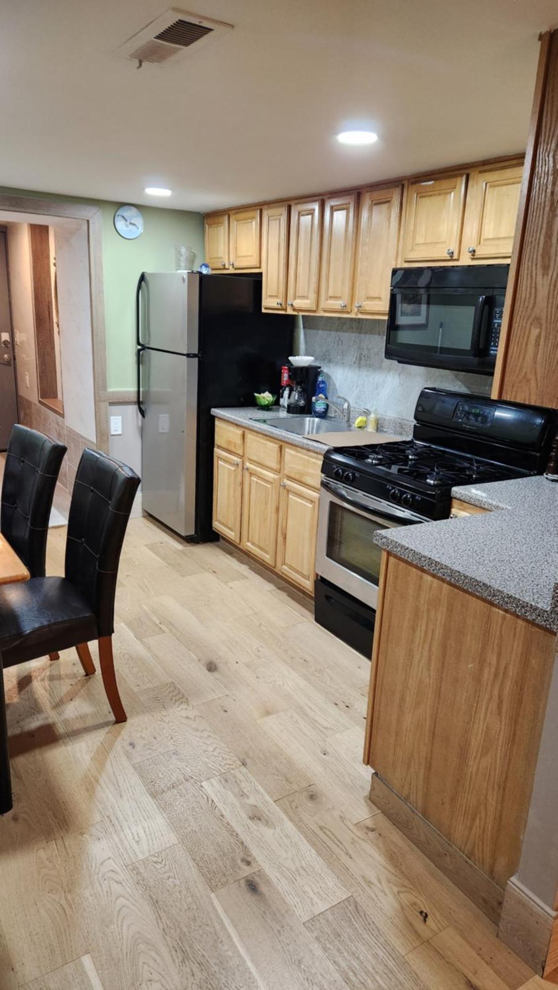 Two Bedroom Few Blocks From The And Tropicana Casino * Atlantic City